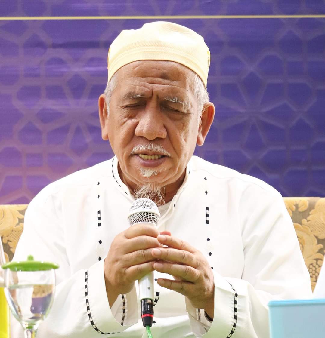 gusbahadaily's tweet photo. السعادة ليست في أين تكون بل في مع من تكون

"Keberuntungan bukanlah di mana kamu berada, namun bersama siapa kamu berada.” 

اللهم صل على سيدنا محمد وعلى اله وصحبه وسلم 🌹 https://t.co/JJjOVBInET