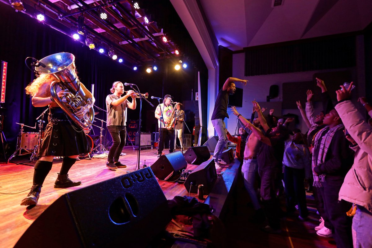 We're #outandabout again!

A few shows to look forward to for now...more to come!

Fri 8 Sep we're at cafe Roux in Noordhoek 
Sat 7 Oct we're at Die Boer in Durbanville 

Tickets and info below
quicket.co.za/events/229670-…

dieboer.com/event/yGo/book… 🎷🎸🥁🎺

📷Mark Wessels Photography