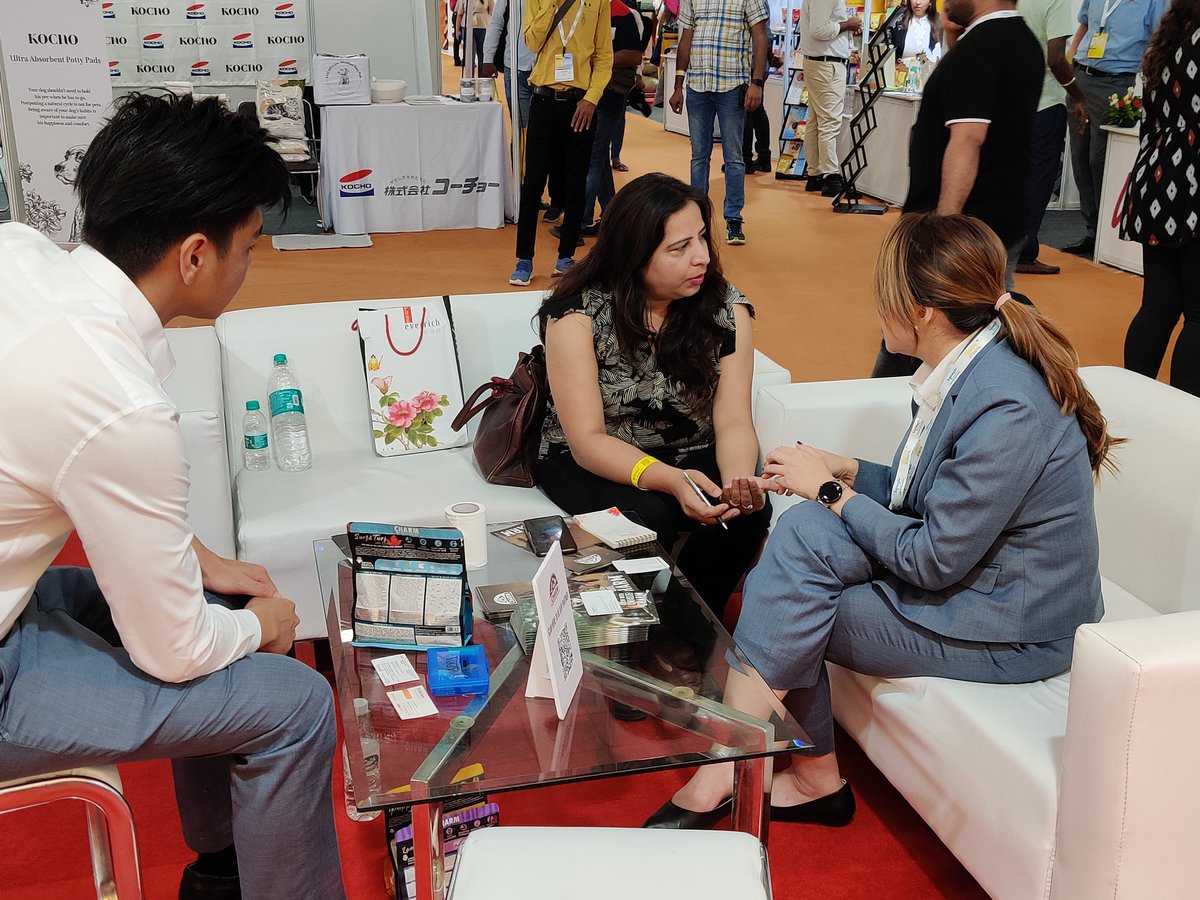 soniaTCSCanada's tweet photo. Canadian #PetFood company #CharmPetFood supported by Ag Canada Team for participation in #iiptf; gained market insights, met importers and collected leads in Delhi. #timetodiversify #aafccanada @Akhil_TCS https://t.co/qbFEQhW8iw