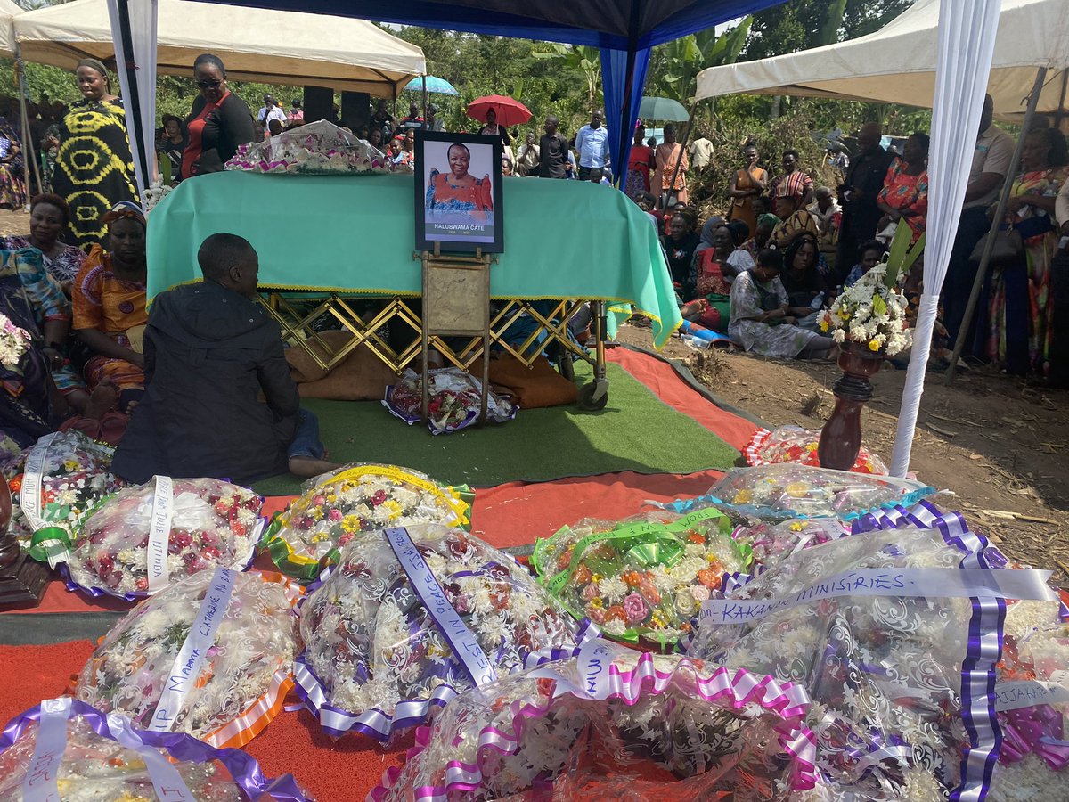 SolomonSerwanjj's tweet photo. I want to thank everyone who loved and supported us we said farewell to my Jaja. Thank you for standing with us all the way. May God reward your kindness. https://t.co/wTb56fWTpu