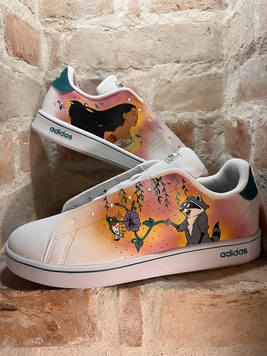 Spew4L's tweet photo. Custom shoes pocahontas #disney #pocahontas #custom #customshoes #draw #angelusdirect #angelusfrance https://t.co/ntDvs3GckS