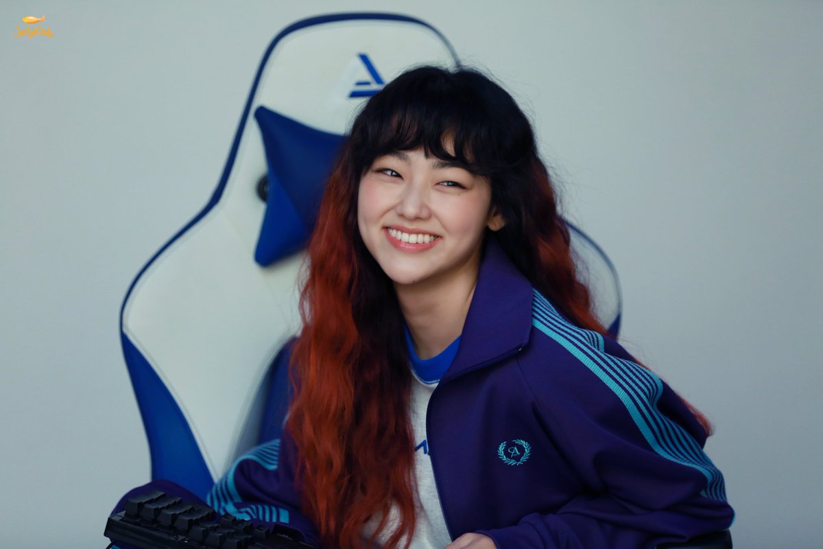 kang mina pics tweet media