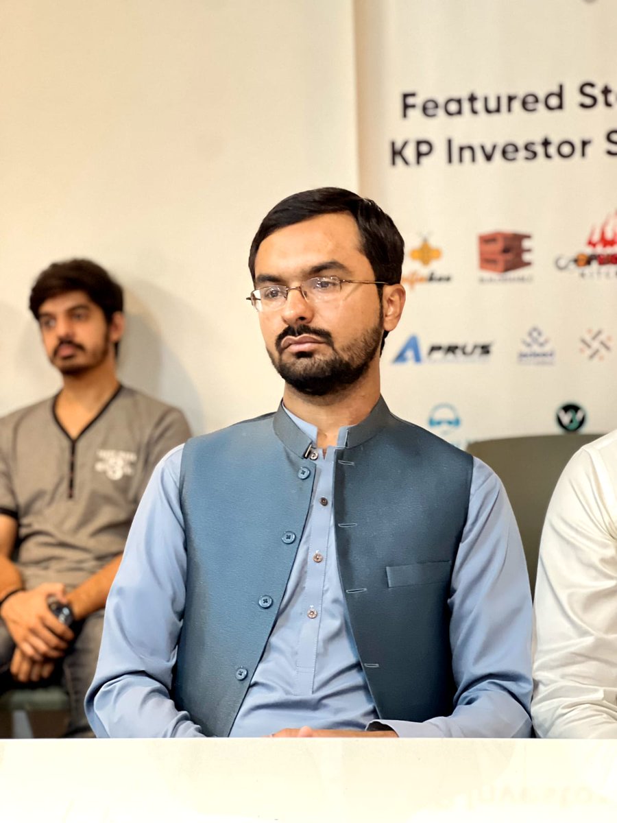 youthinconclave's tweet photo. 🌟Expressing profound gratitude to Mr.@anwarrulhaq9991, Incubation Manager of @NEP_NIC, His enlightening talk at TechConnect: Peshawar, left a strong impact. The audience was truly inspired by his insightful words and expertise.🌟

#Gratitude #TechConnectPeshawar #YIC #Event https://t.co/Tsr0gkwJyM