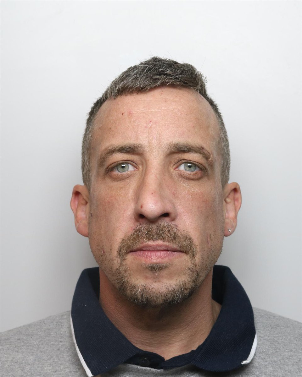 TVP_Bucks's tweet photo. ⚖ JAILED

#OpDeter strikes again.

Simon Pettitt, 41, of Avenue Road, Winslow, has been jailed for 26 weeks after he was caught in possession of a knife in Aylesbury. https://t.co/fZnRnGunxx