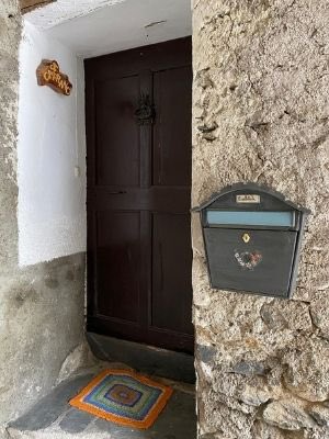 Recuerdas cuando recibíamos postales en verano? Un nuevo post en mi blog Cata de vida: bit.ly/45iOFQJ