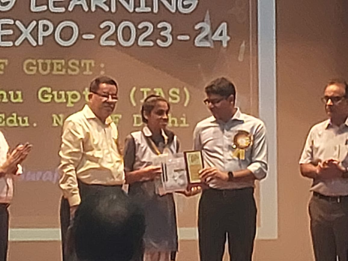 RSKV East Vinod Nagar Official (@rskv_evn) on Twitter photo 🏅 Our maths champion 🏅
Kanishka Gupta of XII STD secured 99/100 marks in Mathematics CBSE board examination.She was groomed in the able hands of our Maths PGT Ms Munni Manral.She was facilitated by our worthy director Sir at the ceremony.
<a href="/Dir_Education/">DIRECTORATE OF EDUCATION Delhi</a>
<a href="/PbpandeyB/">B P Pandey</a> 🏅 Our maths champion 🏅
Kanishka Gupta of XII STD secured 99/100 marks in Mathematics CBSE board examination.She was groomed in the able hands of our Maths PGT Ms Munni Manral.She was facilitated by our worthy director Sir at the ceremony.
<a href="/Dir_Education/">DIRECTORATE OF EDUCATION Delhi</a>
<a href="/PbpandeyB/">B P Pandey</a>