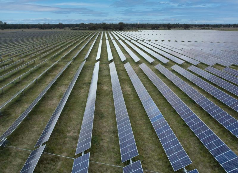 pvmagazineoz's tweet photo. 350 MW solar and storage project gets state tick of approval: Construction of the 350 MW Blind Creek solar farm and large-scale battery energy storage project planned for southeast New South Wales is set to begin next year… #renewables #solar #technology https://t.co/5eySBbEPmq https://t.co/vJlaAc3VrB