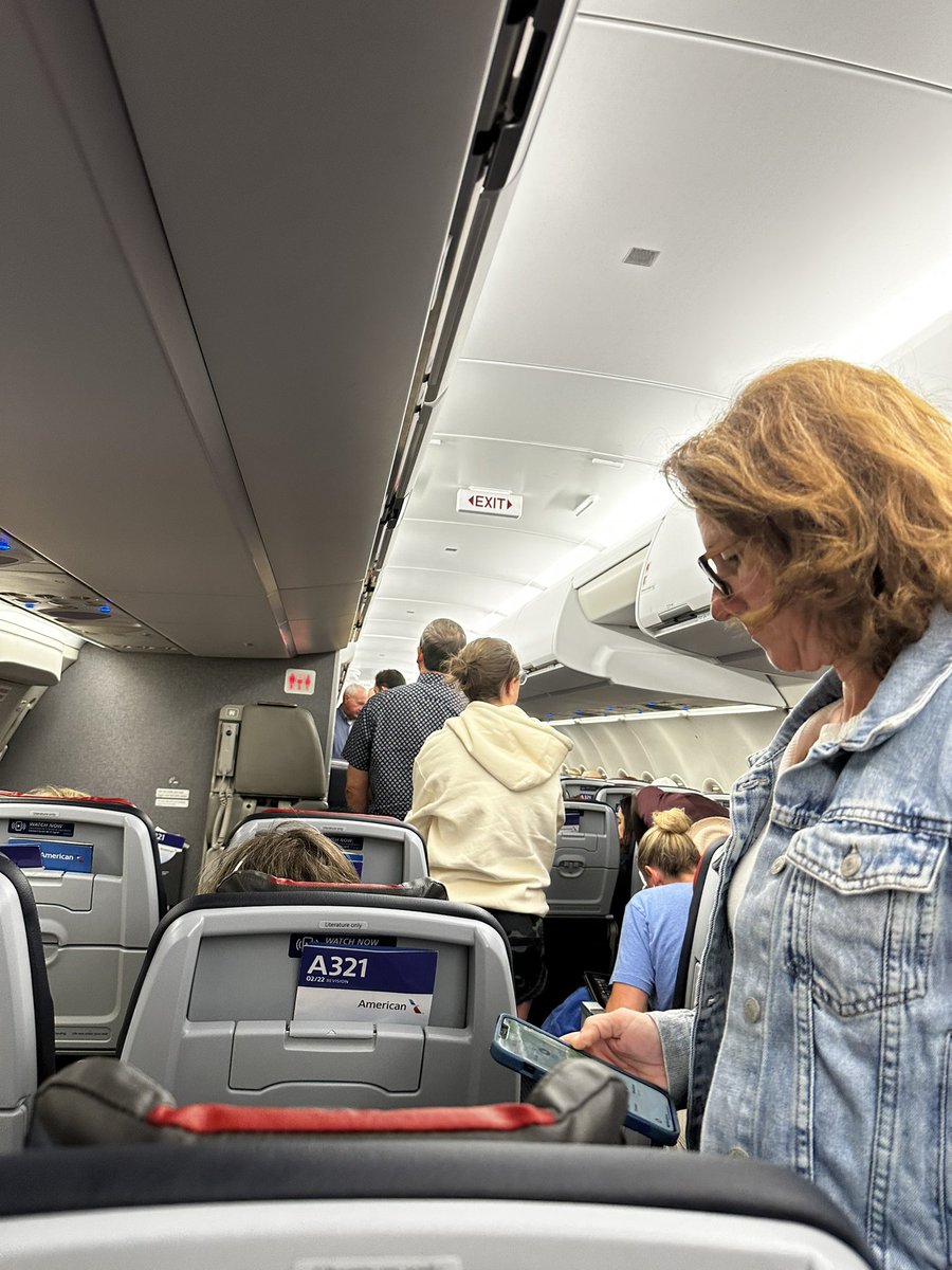 Another EXCELLENT trip on <a href="/AmericanAir/">americanair</a>! We’re not allowed to get off the plane 🤘We’re waiting for a different crew to land to replace the crew on this plane that has “timed out”. Totally fair, reasonable hours are important! I have also timed out, please release the hostages!