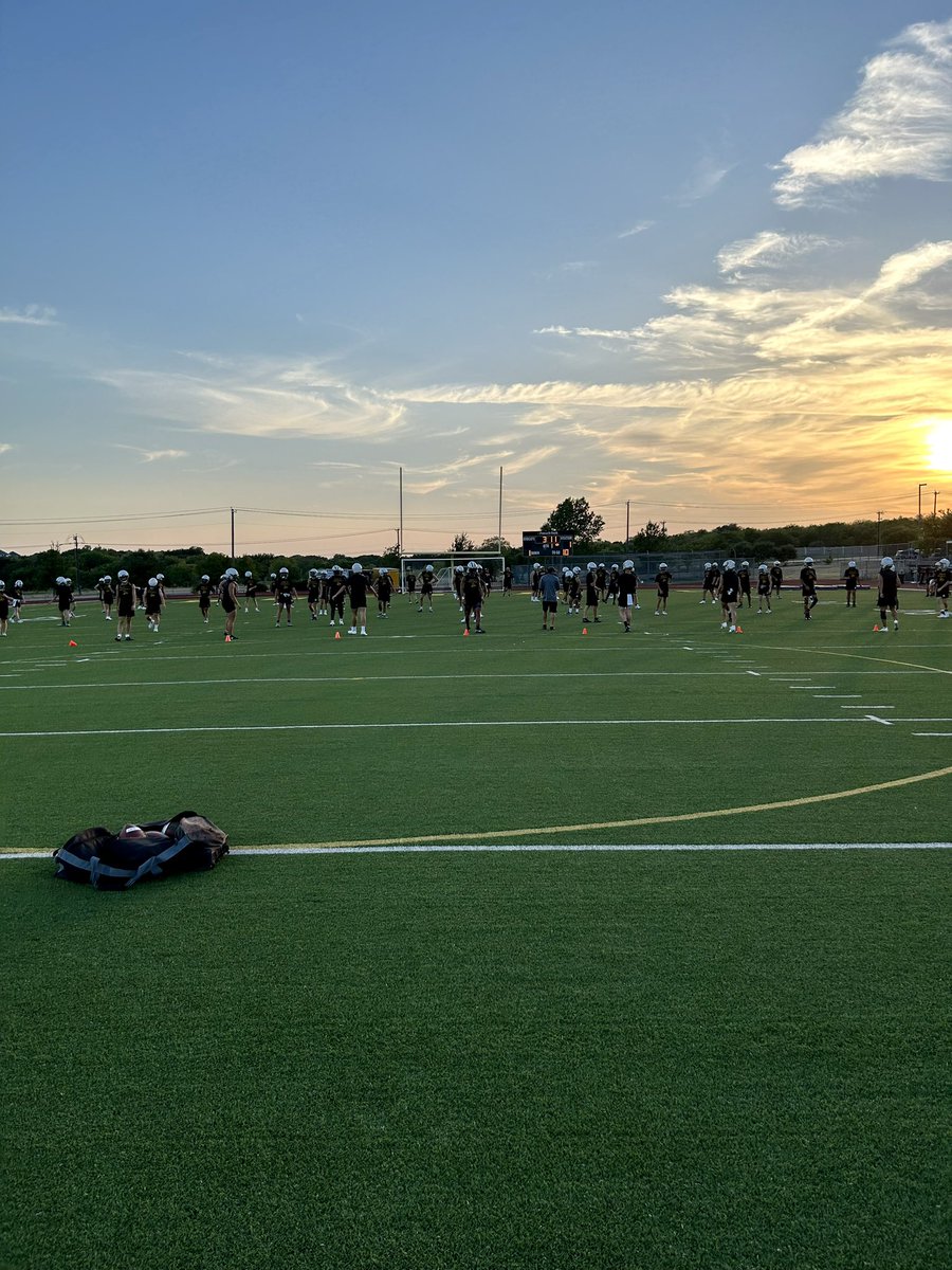 BHS_FB_Recruits's tweet photo. First Practice of 2023!! 25 Days until Week1 Kick-Off!! #WinTheDay #FAMILYALLIN https://t.co/DYloQeeRg3