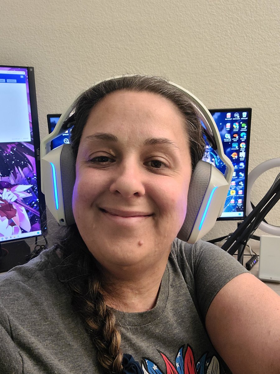 Tenmina's tweet photo. Finally, finishing #DokiDokiLiteratureClubPlus and doing to the DLC of we have time.  #StreamRaiders always running in the background, so come join us.  I would love a chat.  https://t.co/FywOVoPoyq https://t.co/OaOGF6Um7S