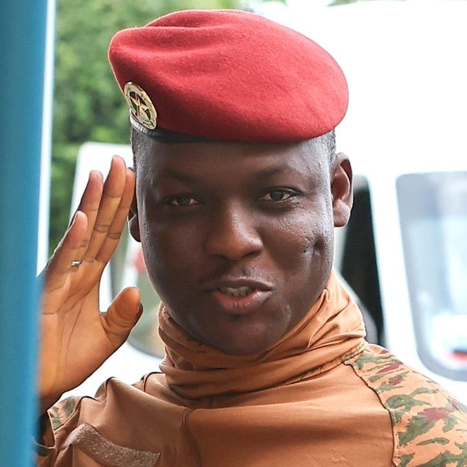 tyengeni1954's tweet image. The red beret is gathering momentum