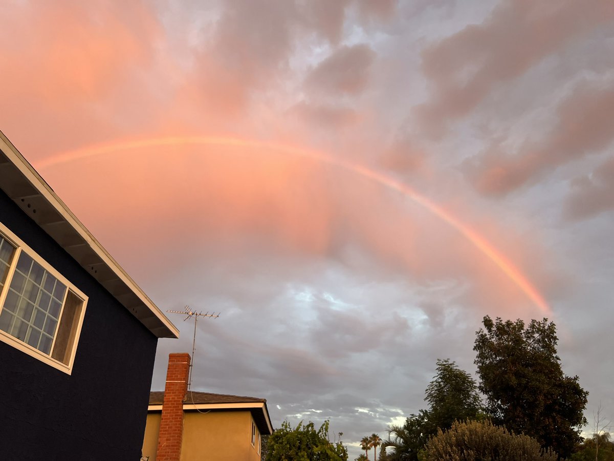 mcruik's tweet photo. Rainbow in OC. https://t.co/xuMMJQZmEs
