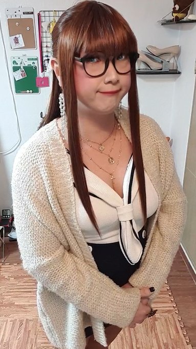 ㅁㅊ 홀몬약 안먹으니까 또우을증오는거 같아.. 아~ 진짜 이제는 여자처럼 되는거보다.... 그냥 머리기르고 홀몬약 꾸준히 먹으면서.. 여자건 남자건 그냥 편하게 살고싶다.. 나 미칠거