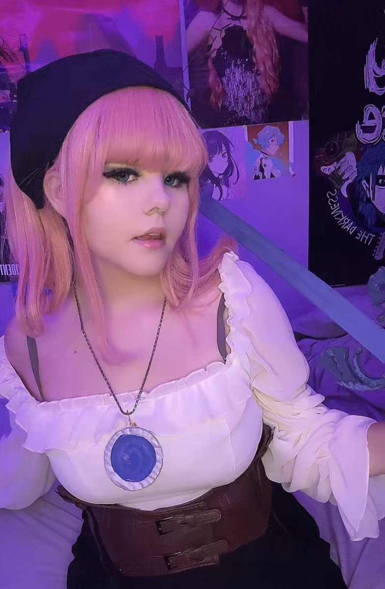 hugsfromgem's tweet photo. FIRST POST HERE ANS GUQQIE COSPLAY???? (I’d cry of Guqqie saw this) https://t.co/Sj8SKLg9uq