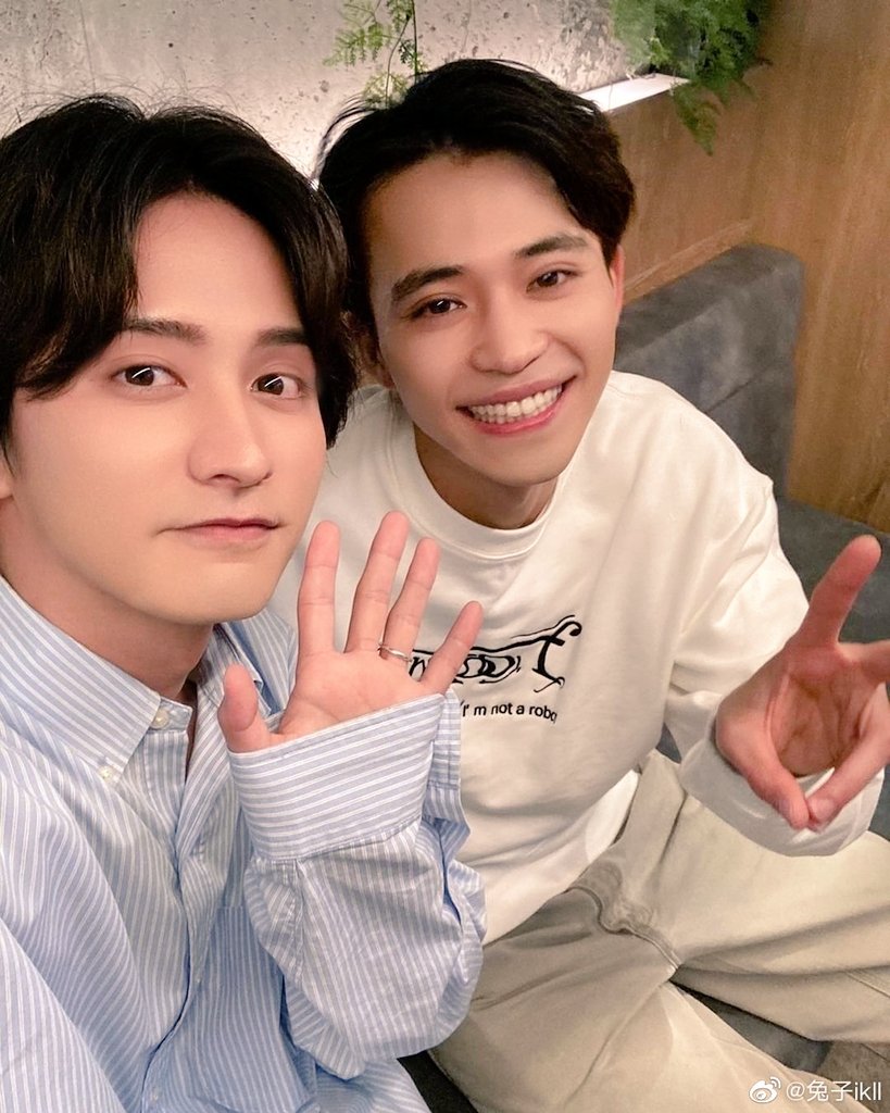 luckiestfujoshi's tweet image. Now playing : Lucky by Jason Mraz feat. Colbie Caillat. 
P.s. the 2nd pic makes me giggle uncontrollably ☺🤭 
#瀬戸利樹 #中田圭祐 
#SetoToshiki #NakataKeisuke 
#세토토시키 #나카타케이스케