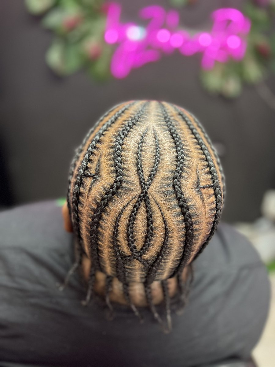rai_zaina's tweet image. He asked me to freestyle 🫨💪🏽 
#braids #braider #labraider #houstonbraider #dallasbraider #UkraineRussiaWar #badboys 
#baddies #Zeusnetwork #entrepreneurs #knotlessbraids #boxbraids #hairstylist #travelinghairstylist #naturalhair