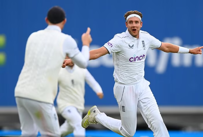 Asian_News_'s tweet photo. इंग्लैंड ने 49 रनों जीत 5वां टेस्ट.. एशेज सीरीज 2-2 से हुई ड्रा...
#EnglandCricket #49runs #5thtest #asiannews https://t.co/nhuR46CKVe