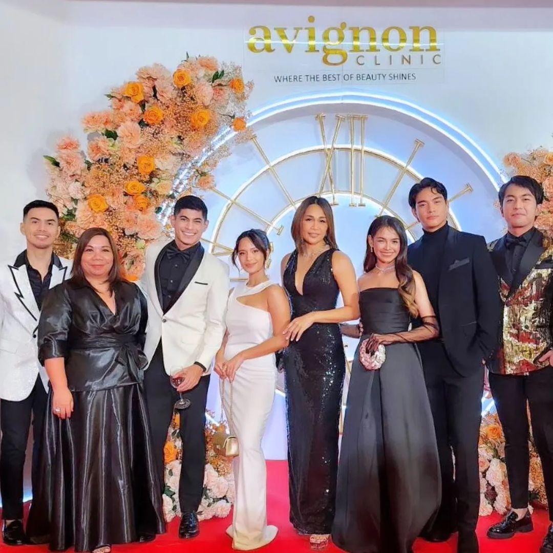 zephanaticsofc's tweet photo. #Zephanie with #SparkleGMAArtistCenter Family at #AvignonGala Red Carpet ✨
#AvignonMostBeautiful
#AvignonClinic
#ExperienceAvignon https://t.co/FUlJD51kc2