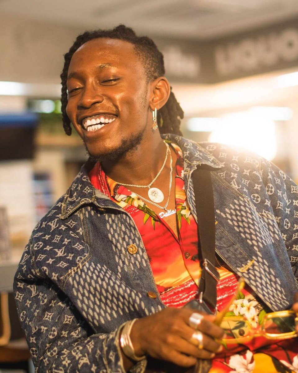 NP;Navutishwa by <a href="/Bensoulmusic/">BENSOUL</a> ft <a href="/bienaimesol/">Man a Baldman</a> 
#chitoandkwambox <a href="/ChitoNdhlovu/">Chito Ndhlovu</a> <a href="/IamKwambox/">IamKwambox</a>