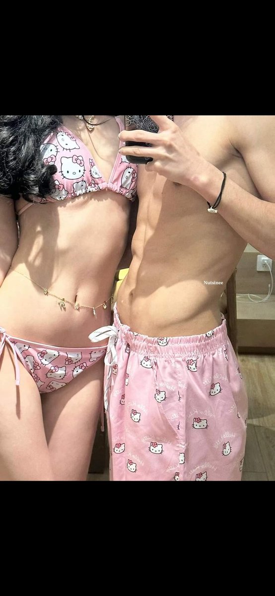 styixx_it's tweet photo. ME AND WHO😭 #hellokitty #kindansfw https://t.co/zJHmkhdDCX