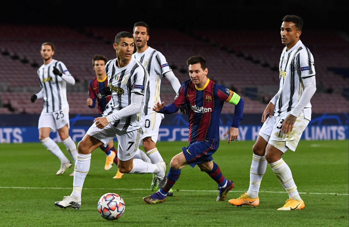 ChelseaFCVide's tweet photo. @SB15460 CR7 humiliating Pessi https://t.co/XiE1dQNZHw