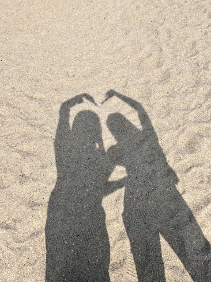 official_kep1er's tweet photo. 바다즈의 바다 나들이🌊🐚☀️

#김다연 #DAYEON
#Kep1er #케플러 https://t.co/1y4OFDsD7H