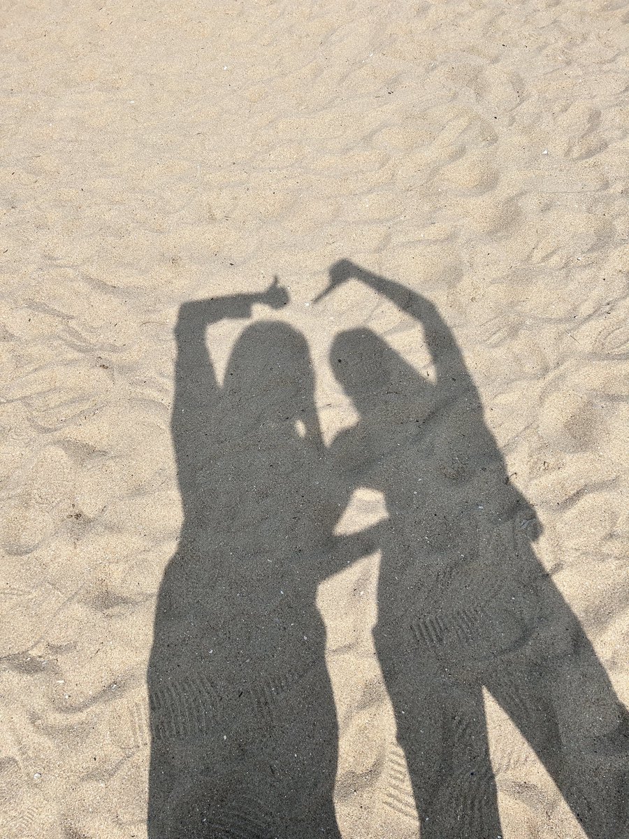 official_kep1er's tweet photo. 바다즈의 바다 나들이🌊🐚☀️

#김다연 #DAYEON
#Kep1er #케플러 https://t.co/1y4OFDsD7H