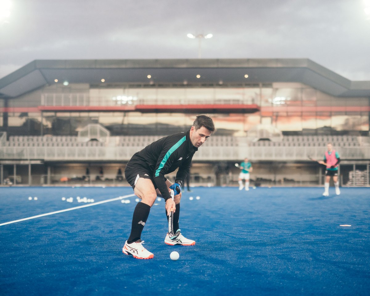 Vantage Black Sticks tweet media