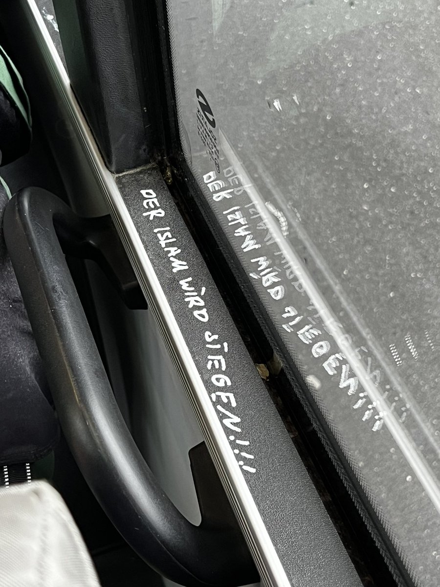 In was siegen? Sackhüpfen? Topfschlagen? Blinde Kuh? IN WAS DENN?