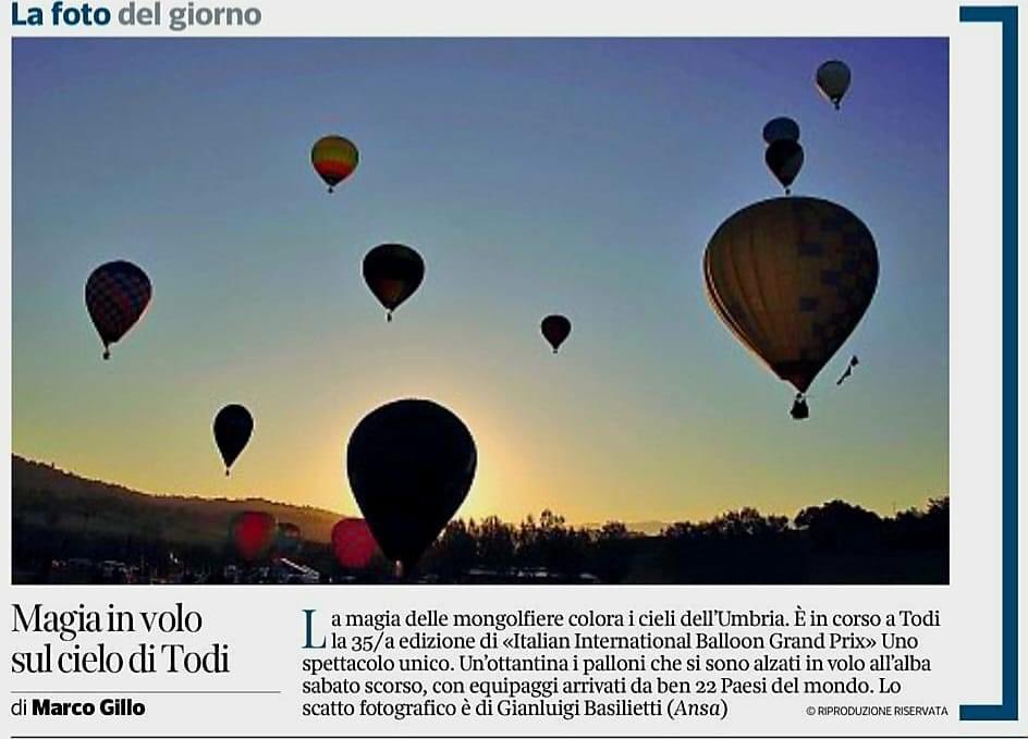 gbasilietti's tweet photo. La foto del giorno scelta dal Corriere della Sera è uno degli scatti che ho realizzato alle mongolfiere che colorano in questi giorni i cieli dell’Umbria. 
#mongolfiere https://t.co/pCxJxHjmK1