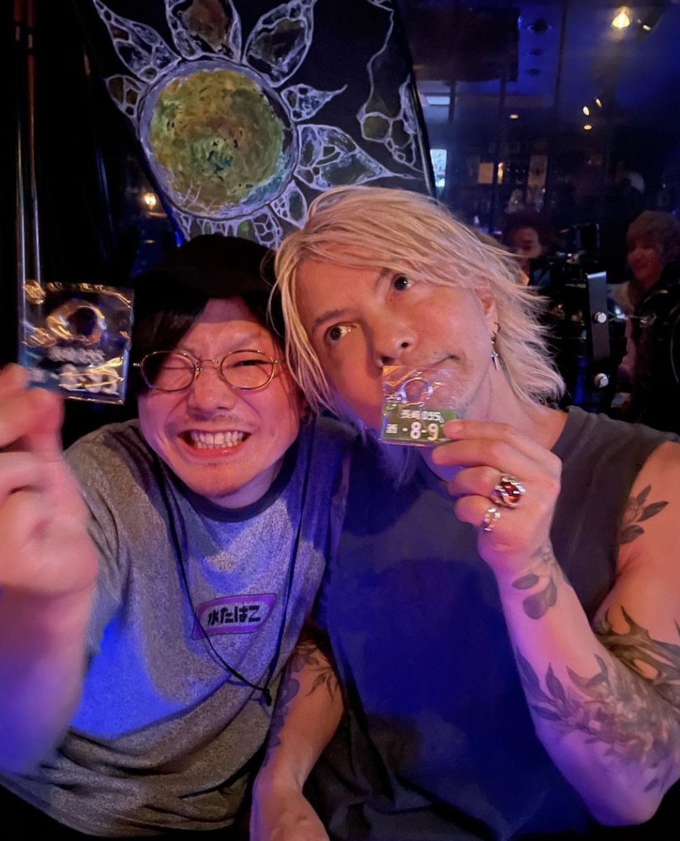 おぉ！HYDEさんが酒893キーホルダー持ってる…！