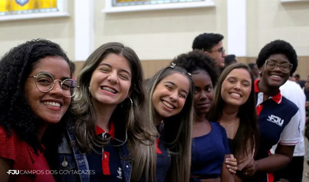 FJUcampos's tweet photo. Quantos são os que questionam os porquês de muitas coisas que tem passado. E até se entristecem por não conseguir entender.

Mas e você, já parou pra pensar que ao invés de querer saber o por quê de tudo, você pode se perguntar o para quê isso tem acontecido na sua vida? https://t.co/oiyzApYryD