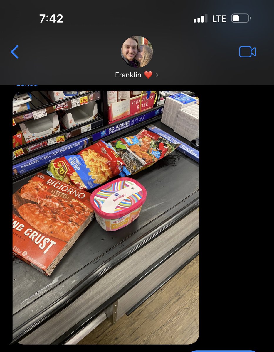 ChesleyChey's tweet photo. I left him alone for FOUR days 🤦‍♀️ https://t.co/hbh1D892ML