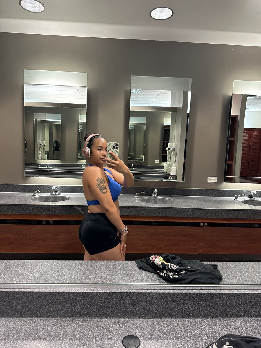 oheyitskyla's tweet photo. Insecurity ruins a woman, can’t be me though 🤷🏻‍♀️ https://t.co/jvMVvEWMxP