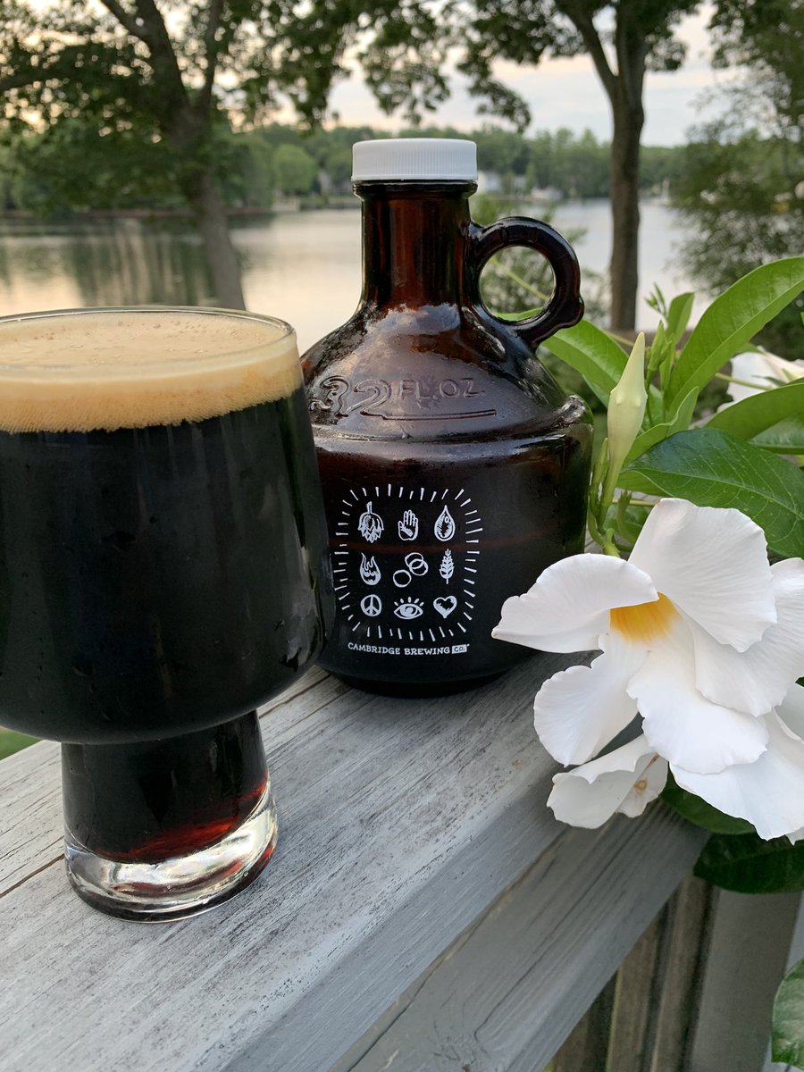 EcofriendlyBeer's tweet image. Drinking sustainably with an award winning Baltic Porter from my local go-to, @CamBrewingCo, in a #refillable growler.