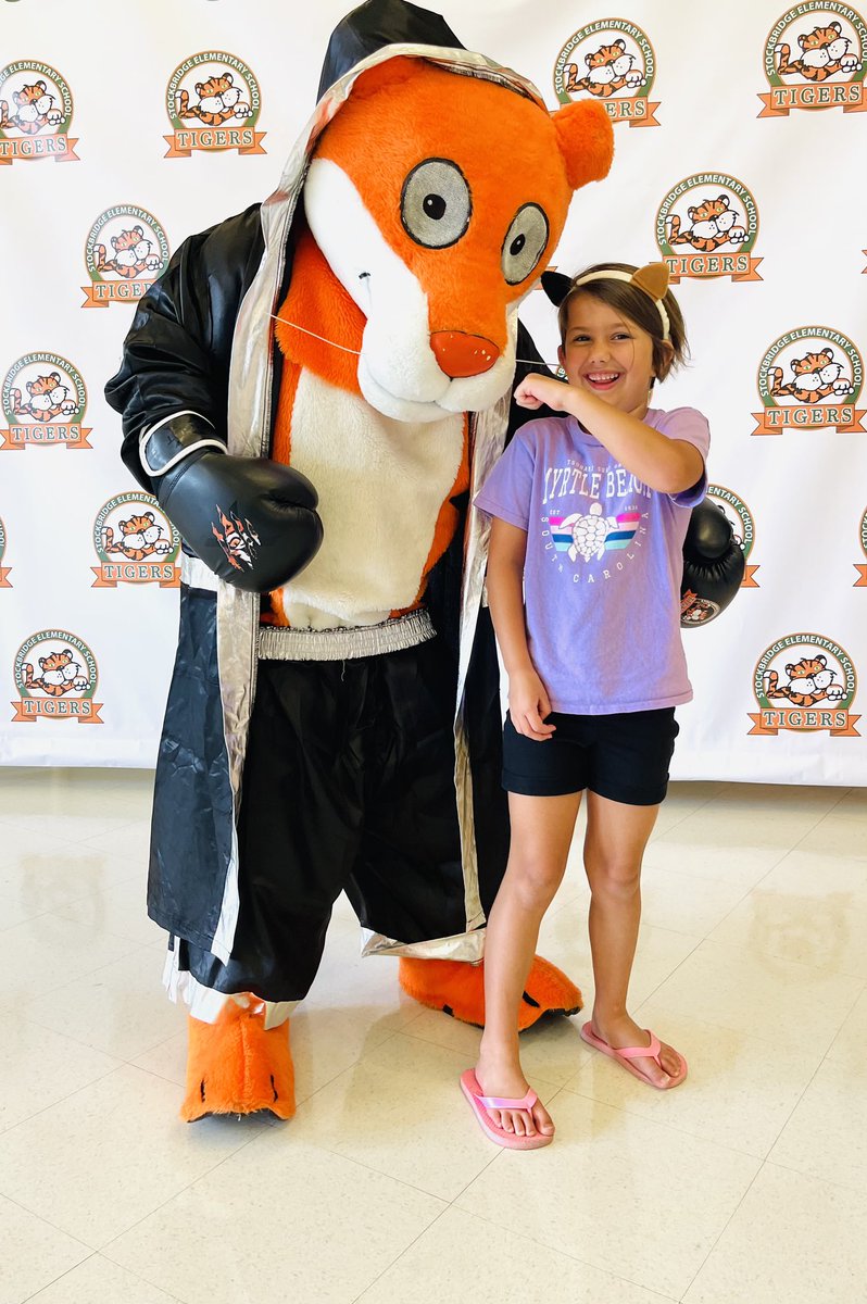 CindyMcClammey's tweet photo. Here’s to a “PAWSitive” and promising school year! 🐾 #OpenHouse 📓🖍️✂️✏️#EyeoftheTiger 🐯 #BetterTogether 🧡💚 #SupportAndPartnership 🏫📚@CedricPeeples @WaldenAP @SES_Wellness @SES_HC https://t.co/ICvkbtn4gf