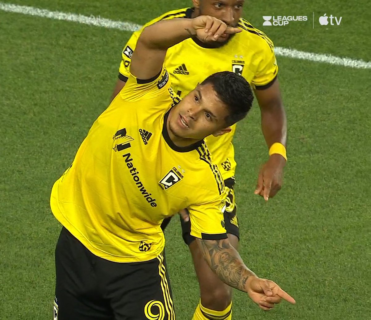 discordecke's tweet photo. i'm crying, you're crying, we're all crying @CuchoHernandez @Lucazelarayan31 #Crew96 https://t.co/BE9sl0SVKB