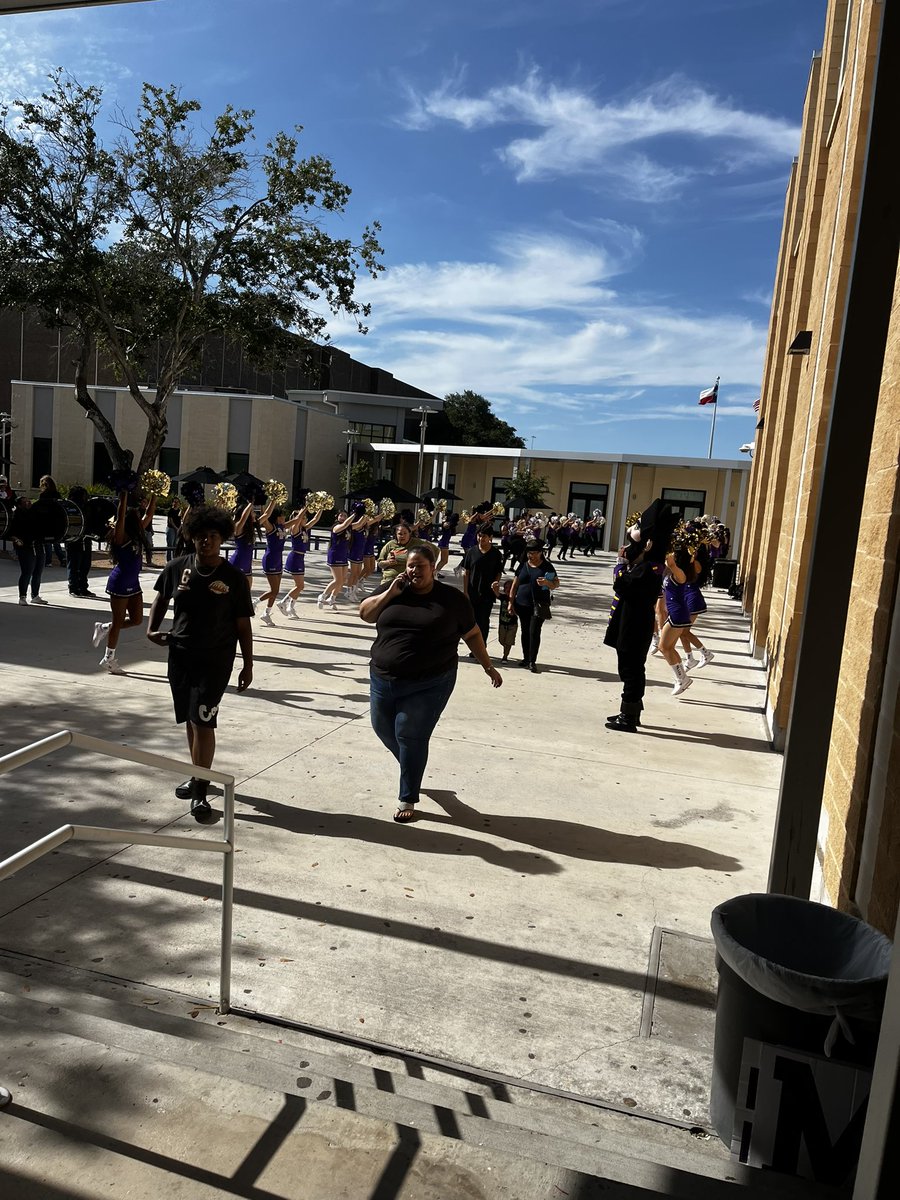 Fantastic student orientation at Miller Metro! PSTA signing up members and  AVID Representing!