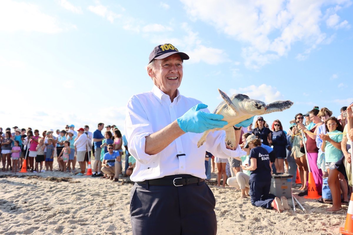 I’m pleased to introduce Orzo. A rehabilitated sea turtle who we released today at West Dennis beach alongside 7 of his cousins. Thank you <a href="/NEAQ/">New England Aquarium</a> for the months of care you give to Orzo and hundreds of others. Let’s keep working together to keep sea turtles safe.