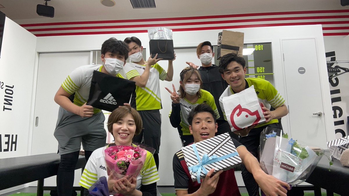 Dr06350997's tweet photo. OPSVチーム生駒 〜完結〜
半年間3人1チームで働けて本当に良かったです☺️
ザッキーさんはこれから #新たな道 に進むけどまぁやって行けるでしょう!笑
浅見さんはまだまだOPSVとして #活躍 する事を期待してます!
まずはポルタで頑張ってください!
#ドクターストレッチ
#OPSV
#ありがとう https://t.co/5wUUDOaOdH