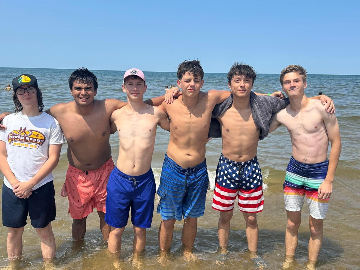 TUnverzagtRuns's tweet image. This Crew is going to do great things #WhyNotUs #SectionChamp @RHSSpartan #RunRHS