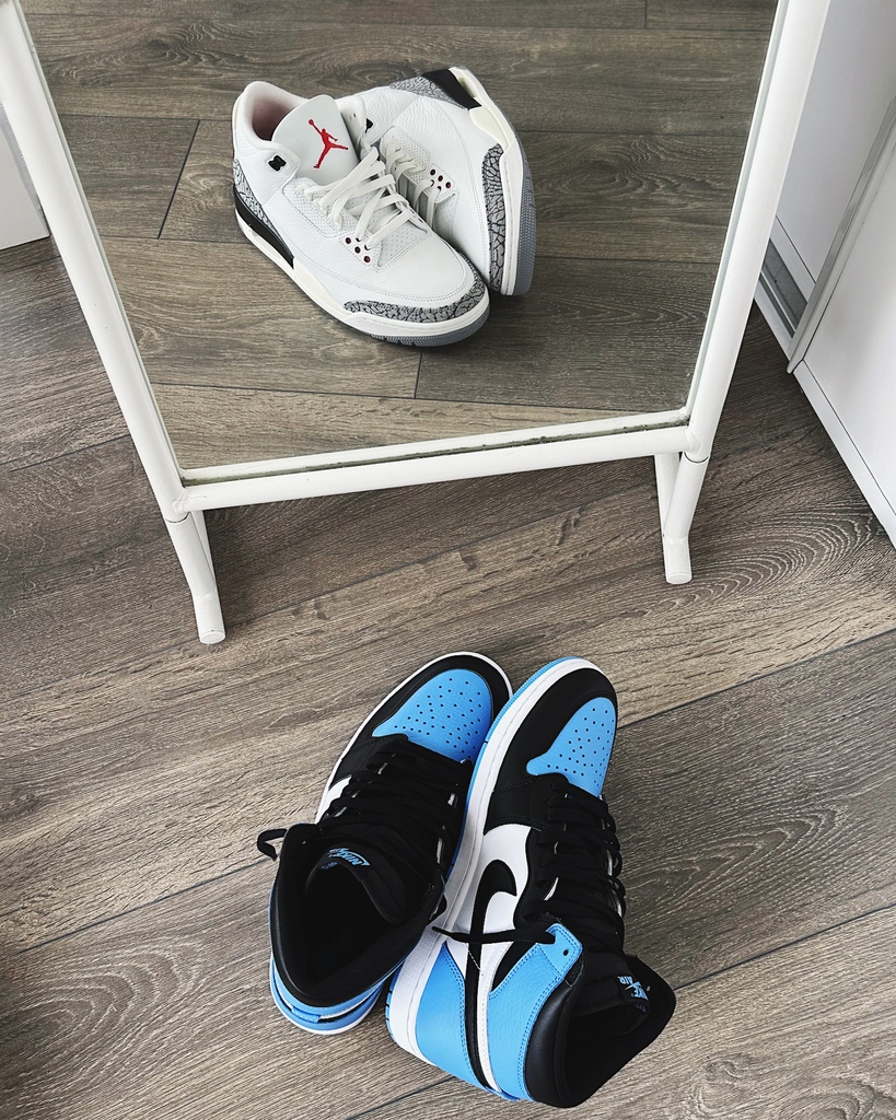 jdsportscanada's tweet photo. A silhouette off 💥

AJ1's or AJ3's? You can only pick one 👀

#AirJordan #AirJordan1 #airjordan3 #Jordan1 #Jordan3 #unctoe #whitecement https://t.co/tHkxwfc9Xt