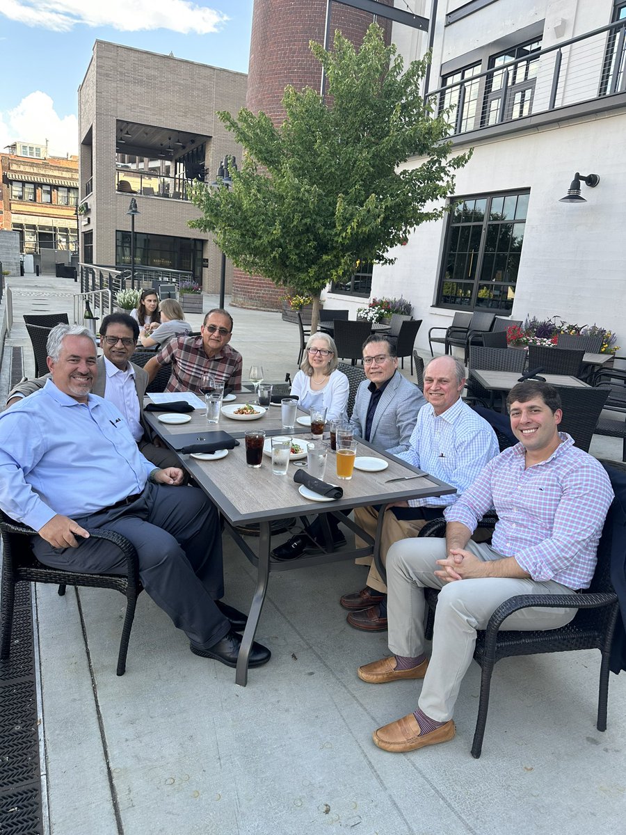 mpdrc's tweet photo. Joining our amazing @WakeCancer #UrologicOncology team and Deputy @LevineCancer CMO #DianaHoward for lovely dinner al fresco planning future of #GU oncology #IntegratedCancerCenter #CayceNawaf #AlejandroRodriguez #RonDavis #AshokHemal @JFreischlag @wakeforestmed @AtriumHealthWFB https://t.co/oahDHNRamk