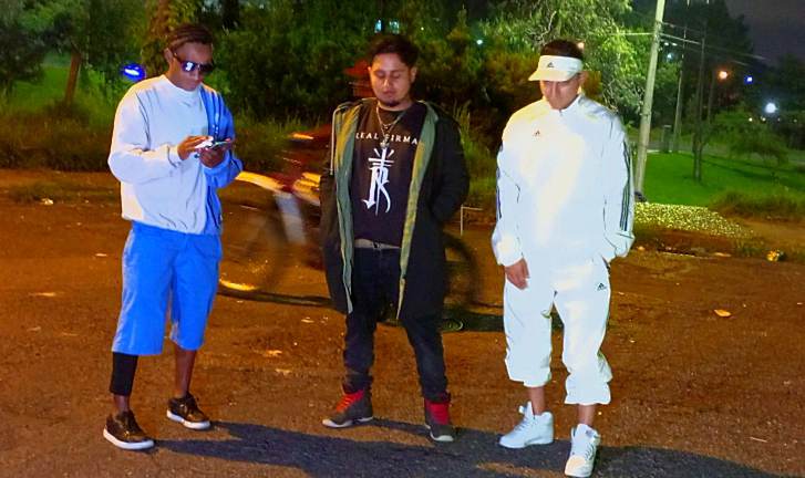 2BleHCrewFamily's tweet photo. Con mis hermanos preparando una bomba 💣
#AlRuedo (Vídeo Oficial) 🇪🇨 & 🇻🇪
Esperenlo muy pronto 🔥🔥
#drill #2blehcrewfamily #388therealfirma #drillmusic #rapper #flowcaribeño #malandreo #estilo #drillcriminal #sonidolatino #ecuador #venezuela #latinoamerica #drillenespañol https://t.co/7Sb8Dhm1Hc