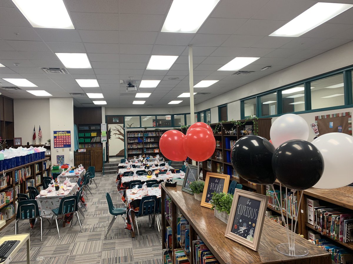 DanitzaRiveraE's tweet photo. At Routh Roach, we are excited about welcoming our teachers and staff to the new school year! #GISD_effect https://t.co/bUIuE8AzZd