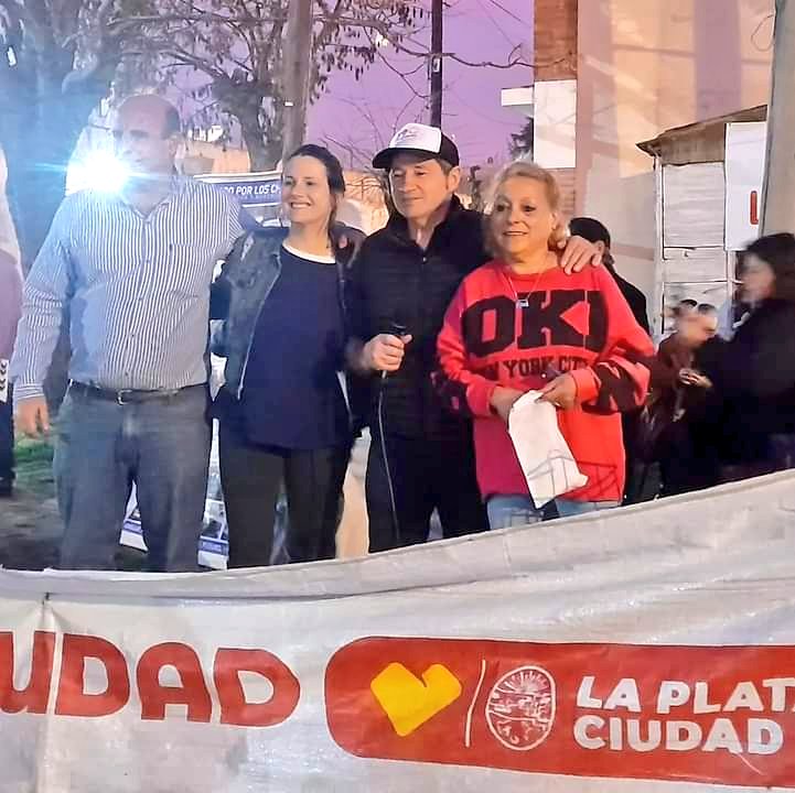 BeronTaxi's tweet photo. Gran reinauguración del #LosMilonguitas con más de doscientas familias que asistieron hoy en #VillaElvira. Felicitaciones a esta gran Concejal @lucia_barbier, y @federico_molla .
Más que nunca #Defeder todo lo que logramos #Juntos, sigamos avanzando #PrimeroLaCiudad @JulioGarro https://t.co/vvSsYqMCVY