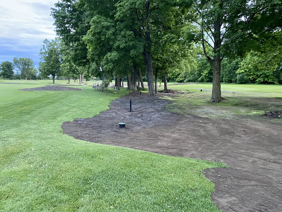 RobertMackay75's tweet photo. Drainage creek between 17/18 piped and filled in. https://t.co/P2hZpZc9F5
