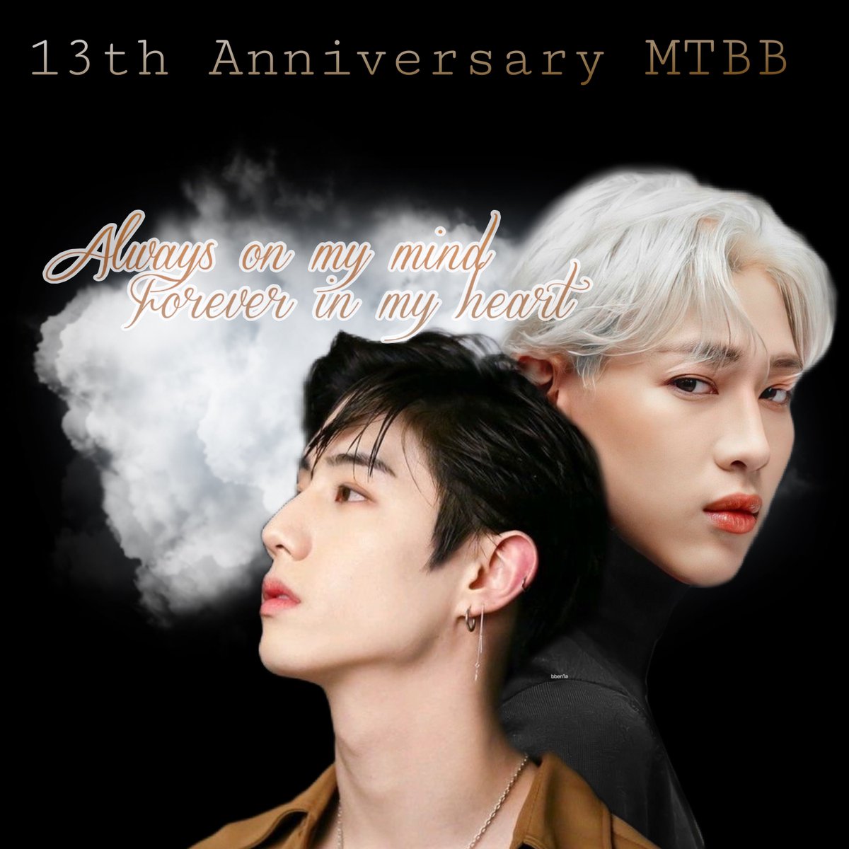 lkjeed's tweet photo. Happy anniversary 13ปี MTBB จ้าา♏️🅱️
ขอบคุณที่เป็น Safe zone ของแฟนคลับ ไม่ว่าจะเจออะไร ช่วงเวลายากลำบากขนาดไหน แค่หันมาเจอเรื่องราวทั้งคู่ ก็รู้สึกสบายใจ อยู่เป็นความปลอดภัยให้กันไปตลอดน๊า 

Always on my mind 💜
forever in my heart ~❤️ 

#Happy13thAnniversaryMTBB #MTBB13thAnniversary
#MarkBam #MTBB