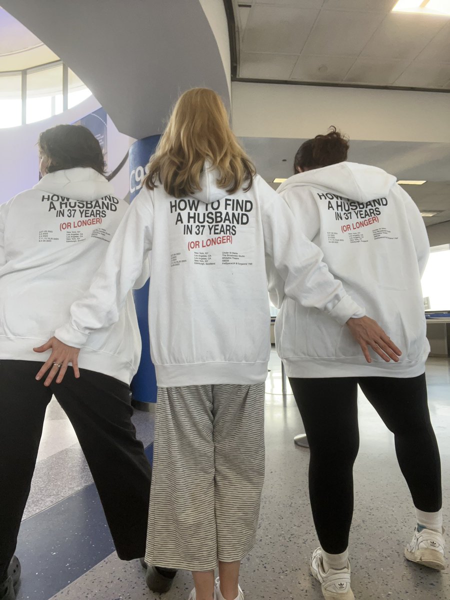 aliceIW's tweet photo. I really am not ass-grabbing. I don’t know what to do with my arms. On the Plane to @edfringe @theSpaceUK See u tomorrow Edinburgh #HowtoFindaHusband @sloanietime @AliZCronin @markdirects https://t.co/88b79hPCdp
