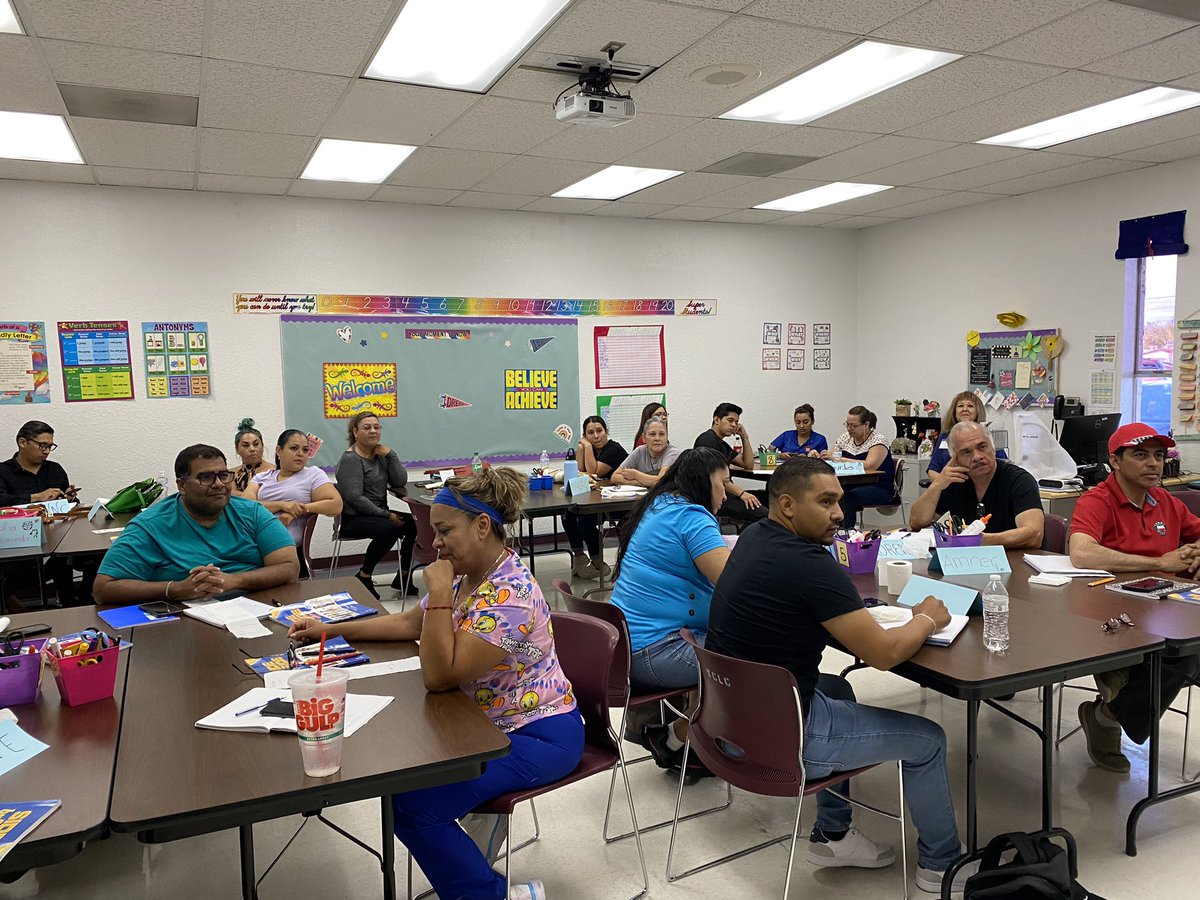 YCLC_EDUCATION's tweet photo. Join YCLC! We offer evening English classes! 915-434-9400 https://t.co/xNulJ80Rfy